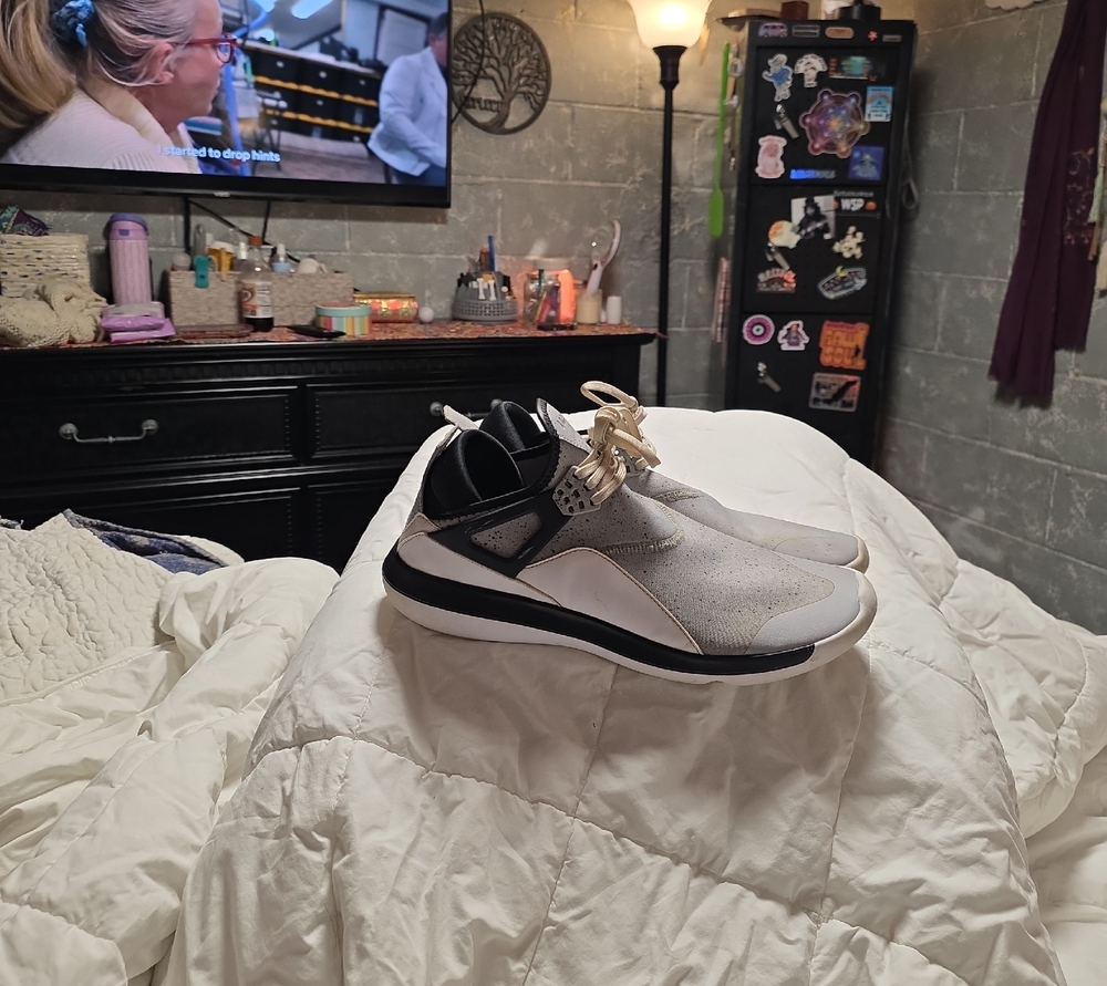 Nike - Picture 3 of 5